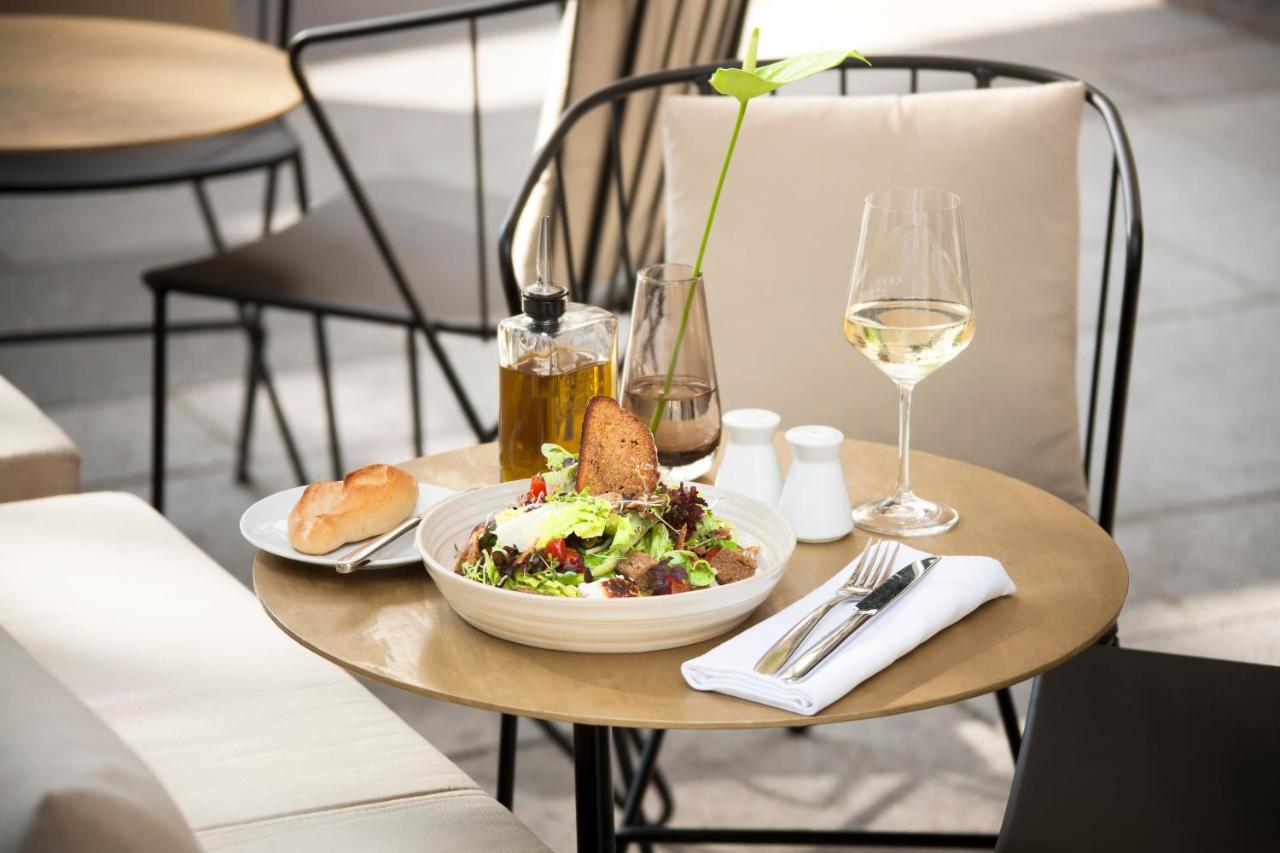 The Guesthouse Vienna Luaran gambar A table at the restaurant